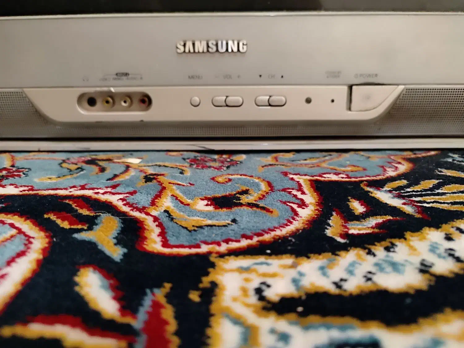 تلویزیون 20اینچ|تلویزیون و پروژکتور|صحنه, |دیوار