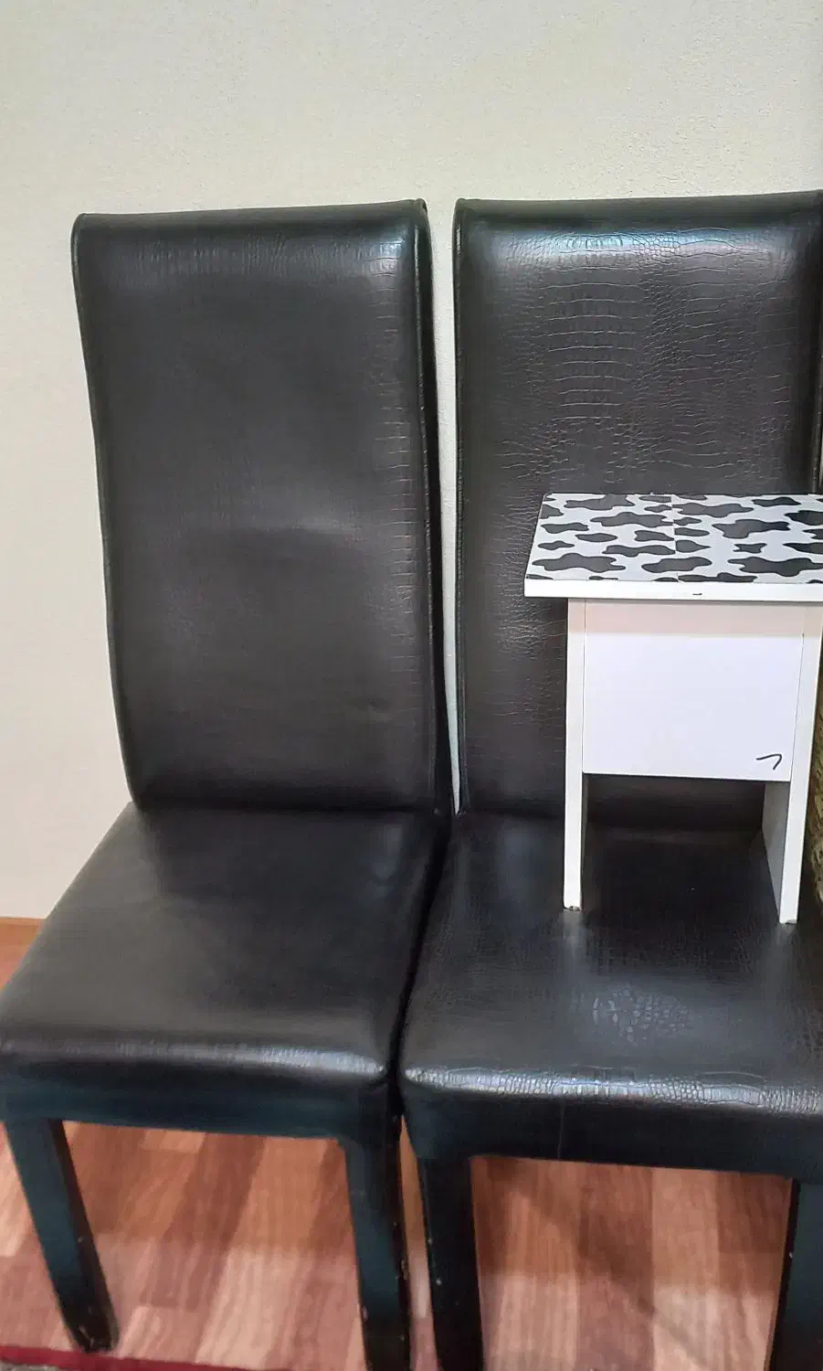 دو عدد صندلی چرم انتظار|مبلمان اداری|مرند, |دیوار