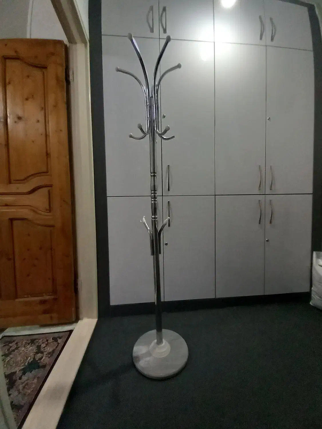 چوب لباسی ایستاده|مبلمان خانگی و میز عسلی|قدس, شهرقدس|دیوار