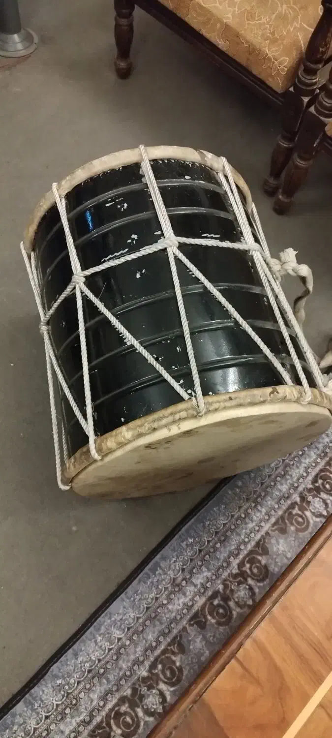 تمام|درام و پرکاشن|شیراز, سیاه سنگ|دیوار