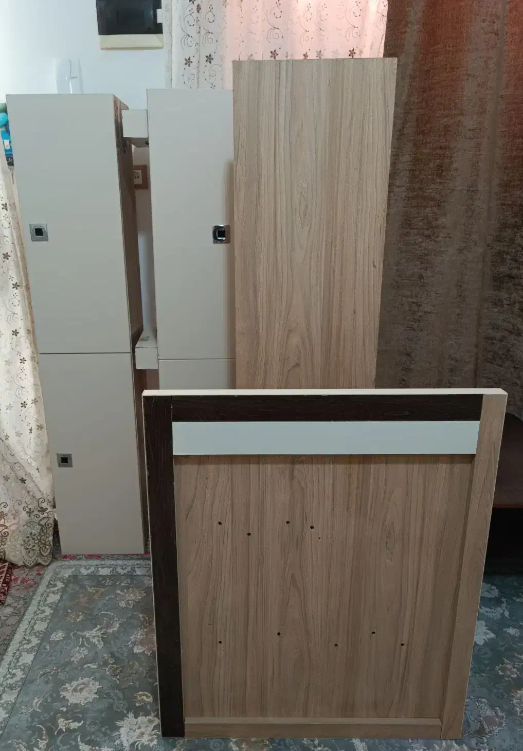 یک عددمیز تلویزیون ویک عدد بوفه|بوفه، ویترین، کنسول|زابل, |دیوار