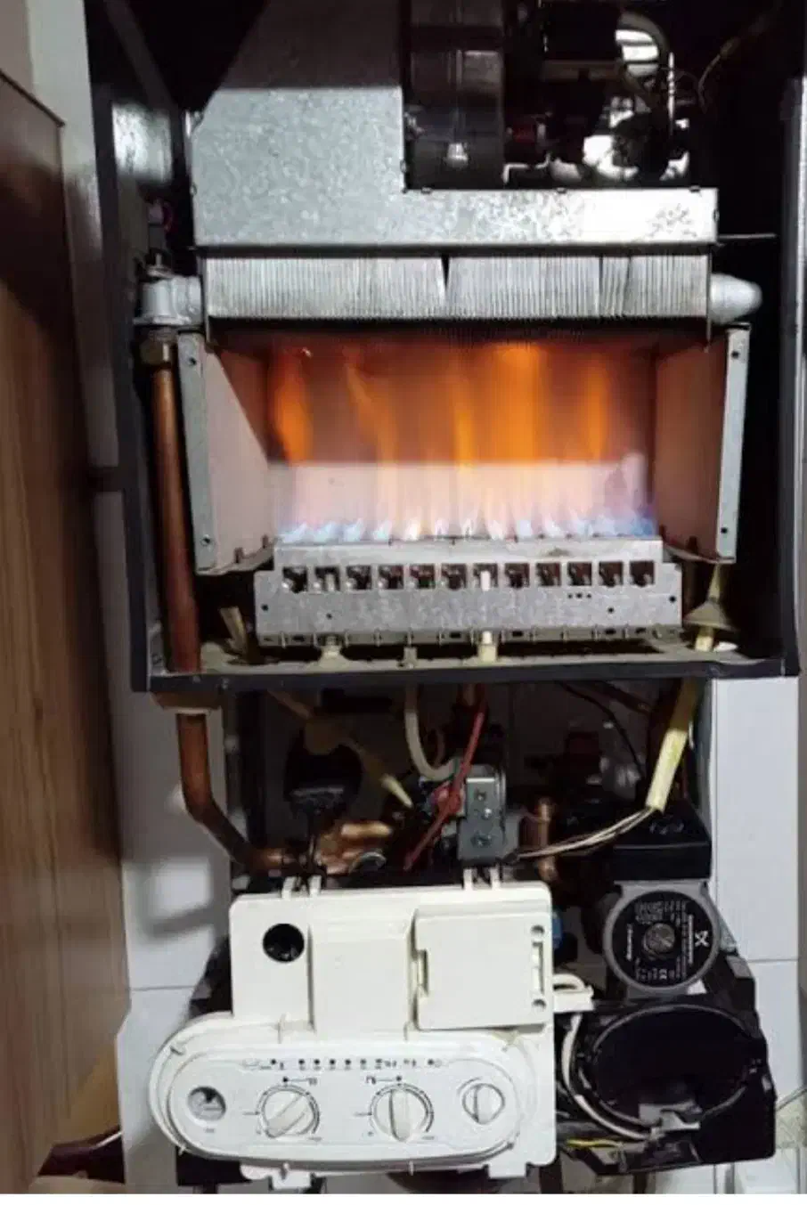 تعمیرات پکیج و آبگرمکن و نصب رادیاتور . لوله کشی.|خدمات پیشه و مهارت|قزوین, |دیوار