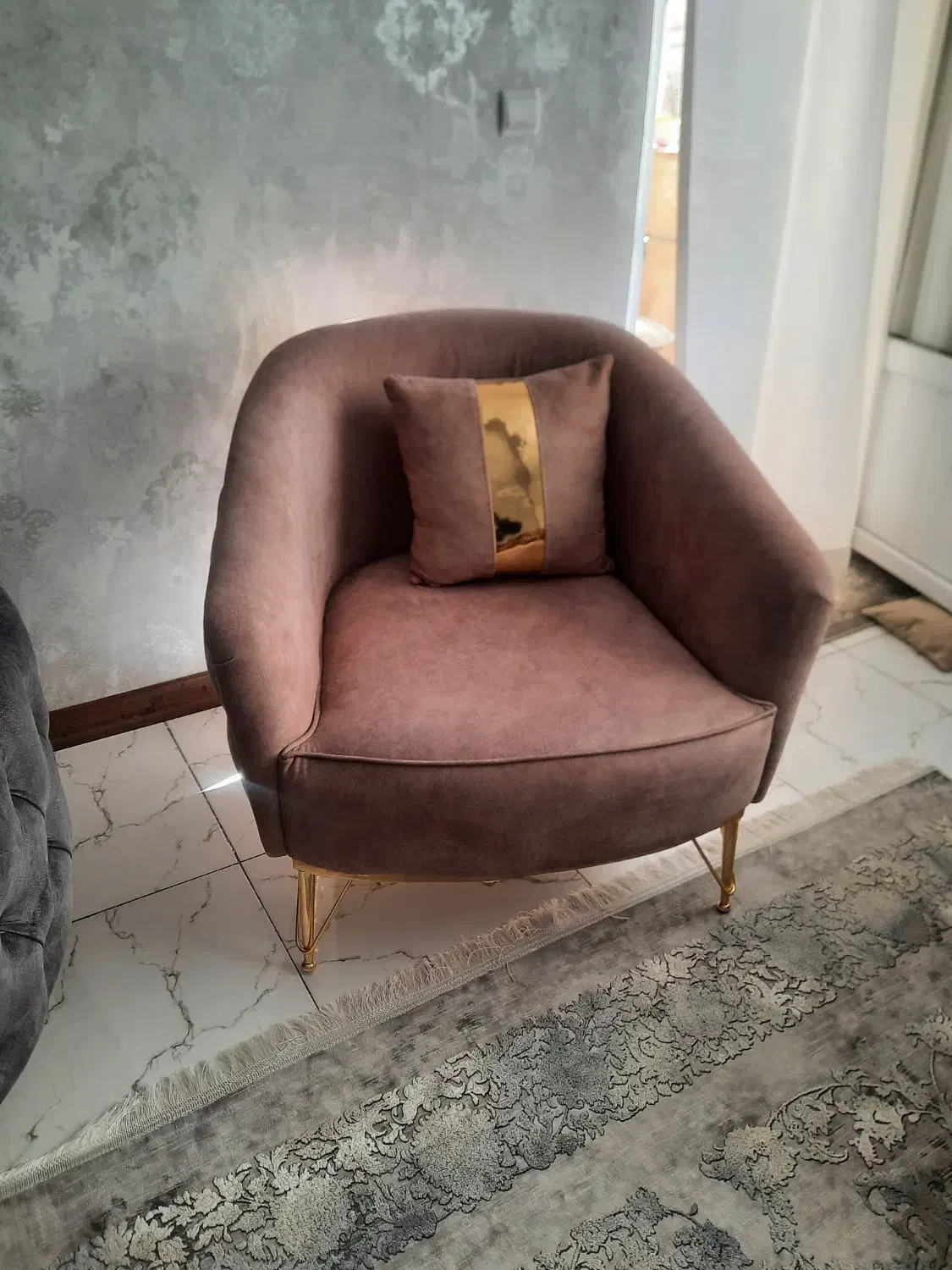 مبل چستر ۸نفره تمیز و سالم در حد نو|مبلمان خانگی و میز عسلی|کرج, شهرک یاس شمالی|دیوار