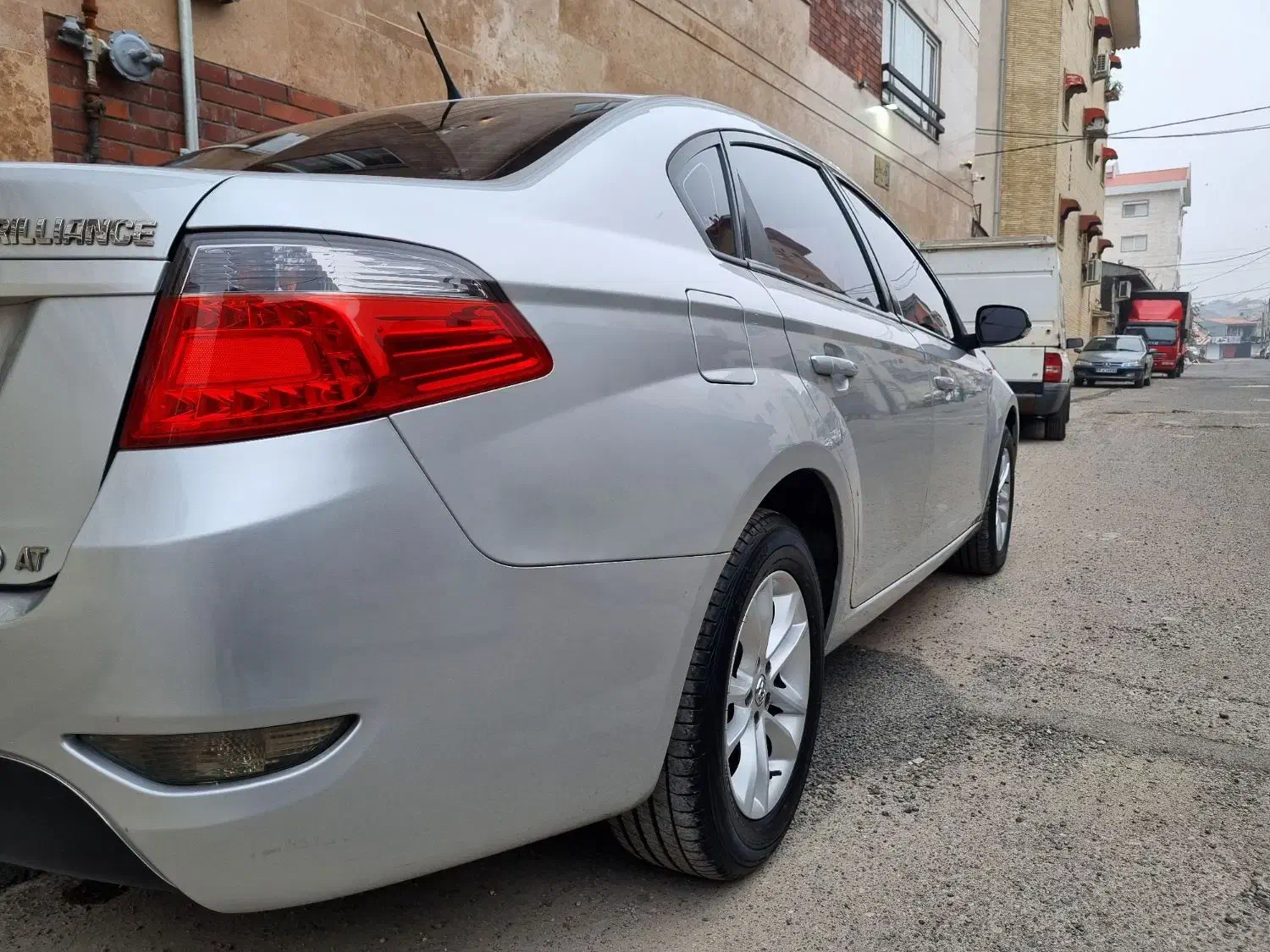 برلیانس ۳۳۰ اتومات مدل ۹۵|خودرو سواری و وانت|رشت, دیانتی|دیوار