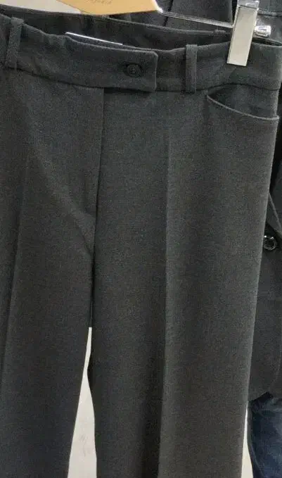 استخدام فروشنده خانم|استخدام خدمات فروشگاه و رستوران|گرگان, |دیوار