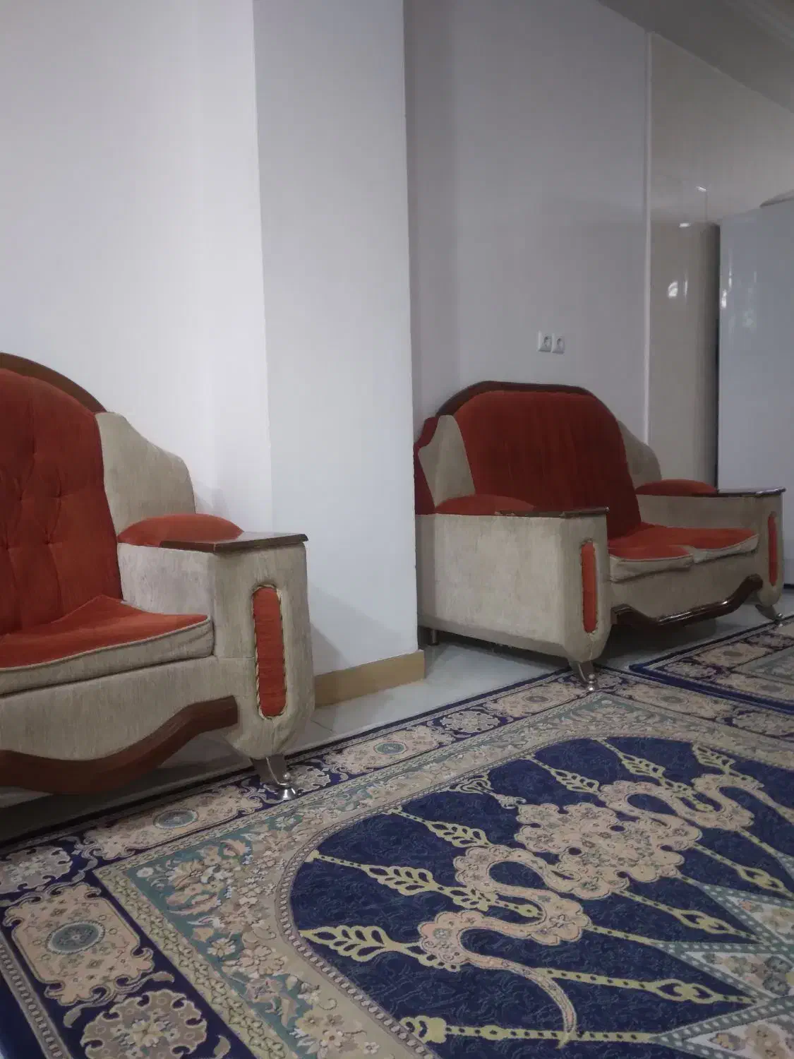 مبل راحتی|مبلمان خانگی و میز عسلی|تالش, هشتپر|دیوار