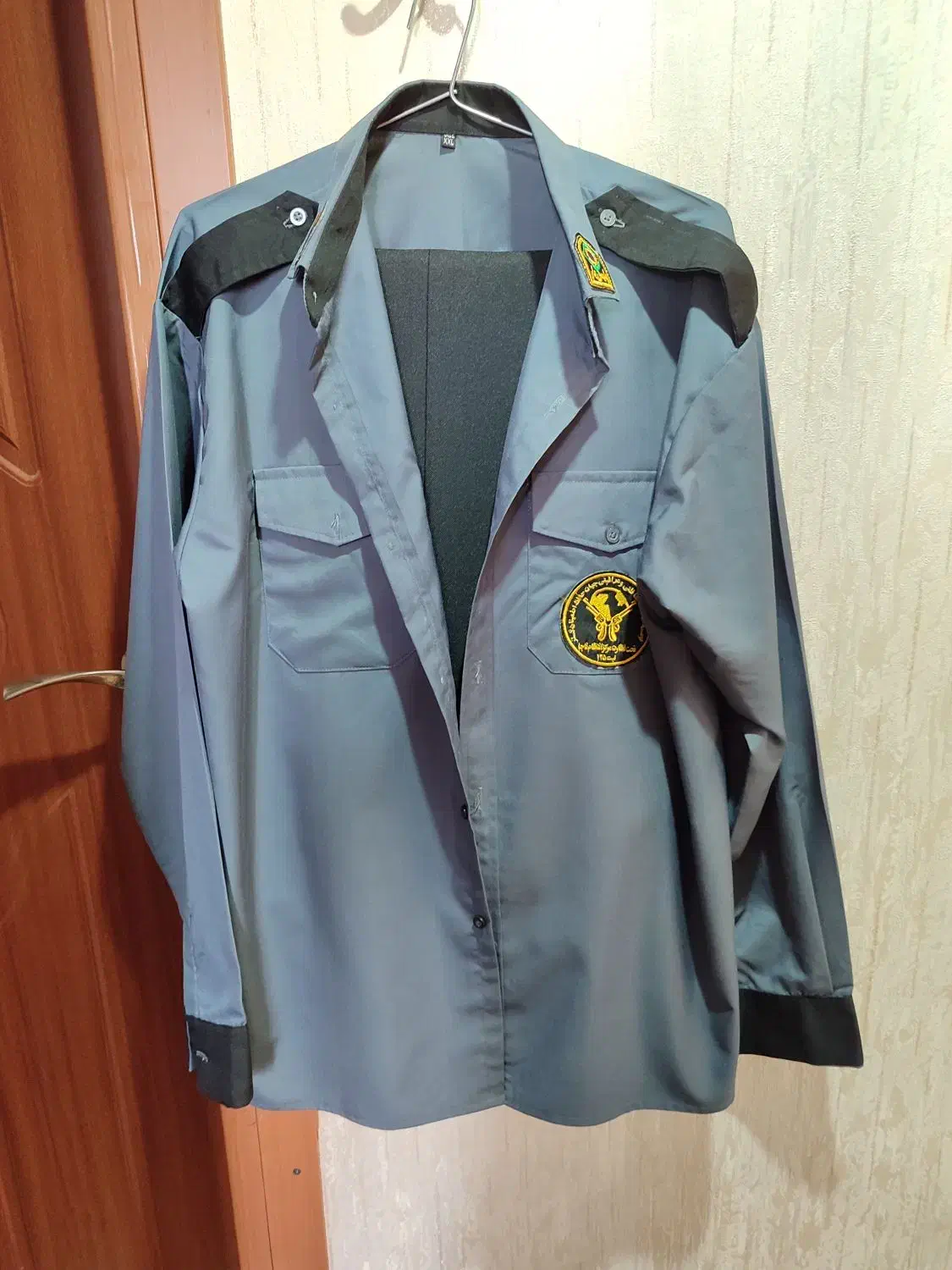 لباس نگهبانی پلیس یار|لباس|گلبهار, شهر جدید گلبهار|دیوار