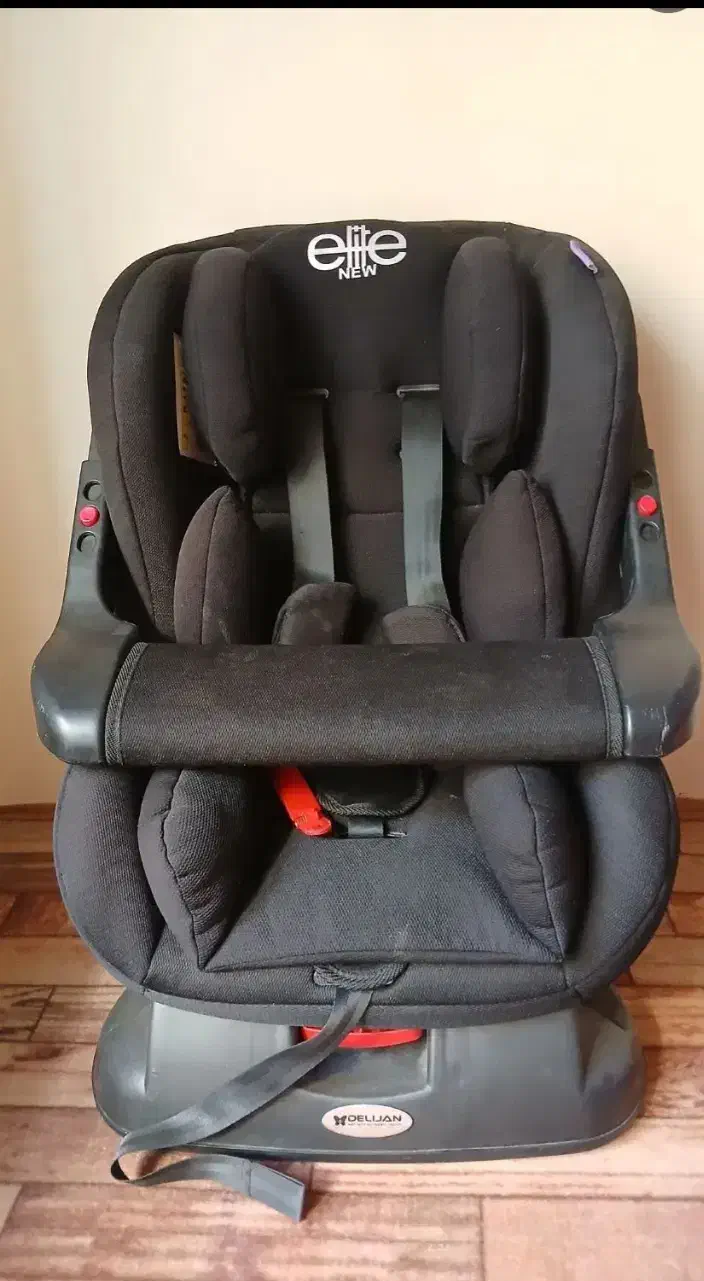 صندلی کودک در حد نو|تخت و صندلی بچه|گنبد کاووس, |دیوار