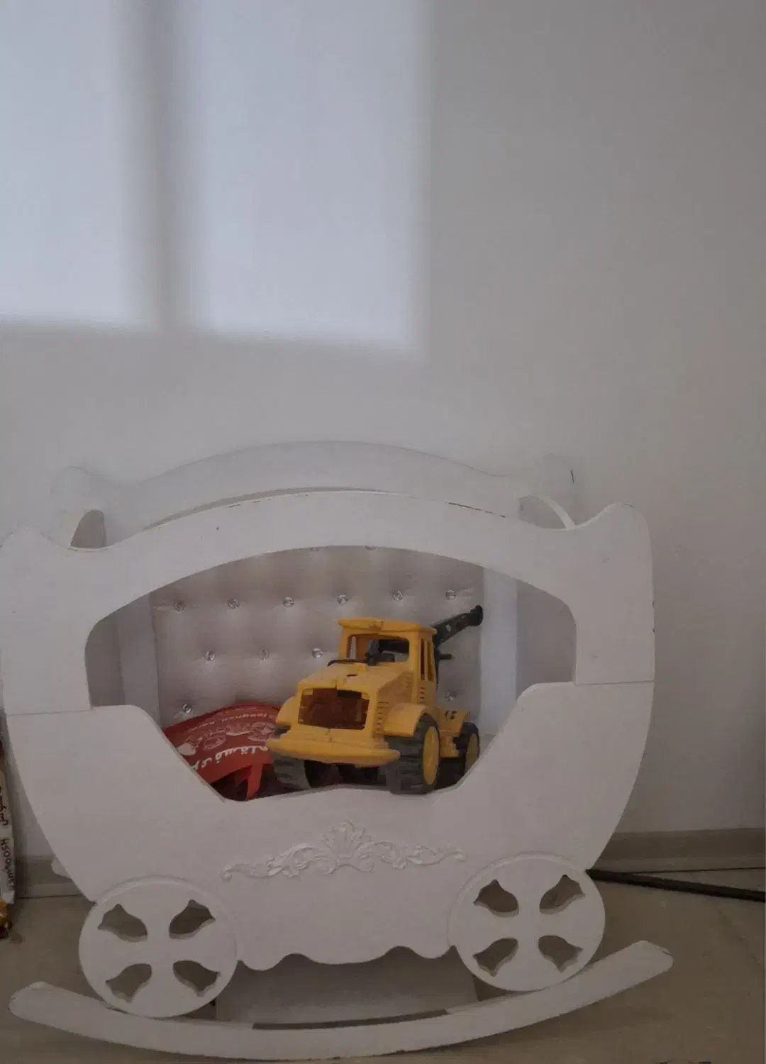 کمد و ویترین و کمد سه کشویی و ویترین کوچک و گهواره|اسباب و اثاث بچه|محلات, |دیوار