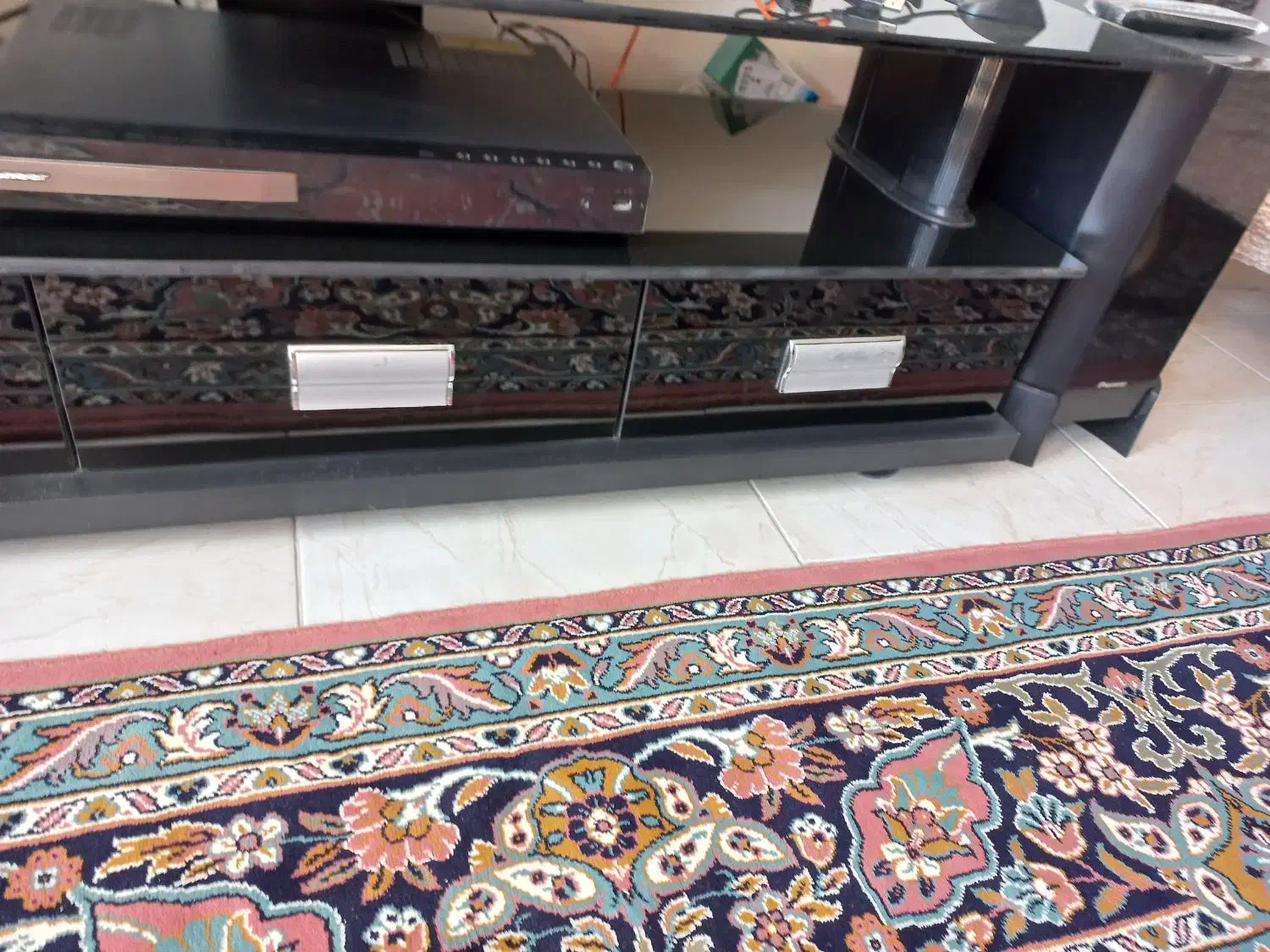 میز تلویزیون کاملا سالم شیشه وام دی اف|میز تلویزیون|پردیس, فاز ۱|دیوار