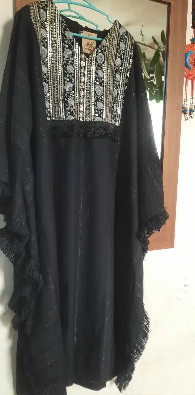 عبا|لباس|شاهین‌شهر, خانه کارگر|دیوار