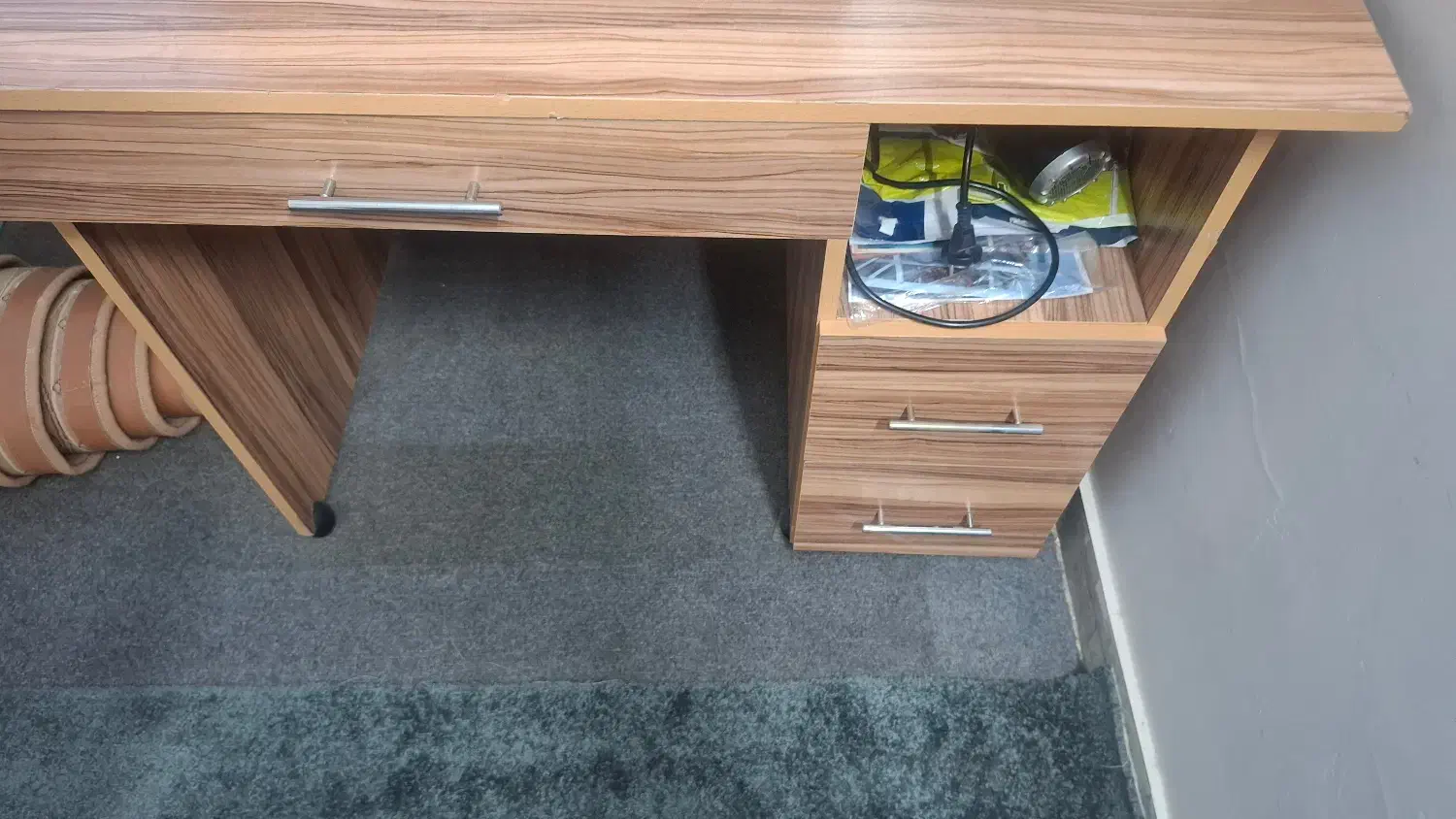 میز مطالعه و کار با قفسه و کمد شیشه ای|میز تحریر و کامپیوتر|گنبد کاووس, |دیوار