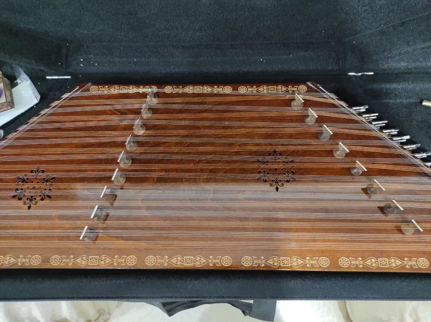 سنتور دو مهر|سازهای سنتی|بوکان, |دیوار