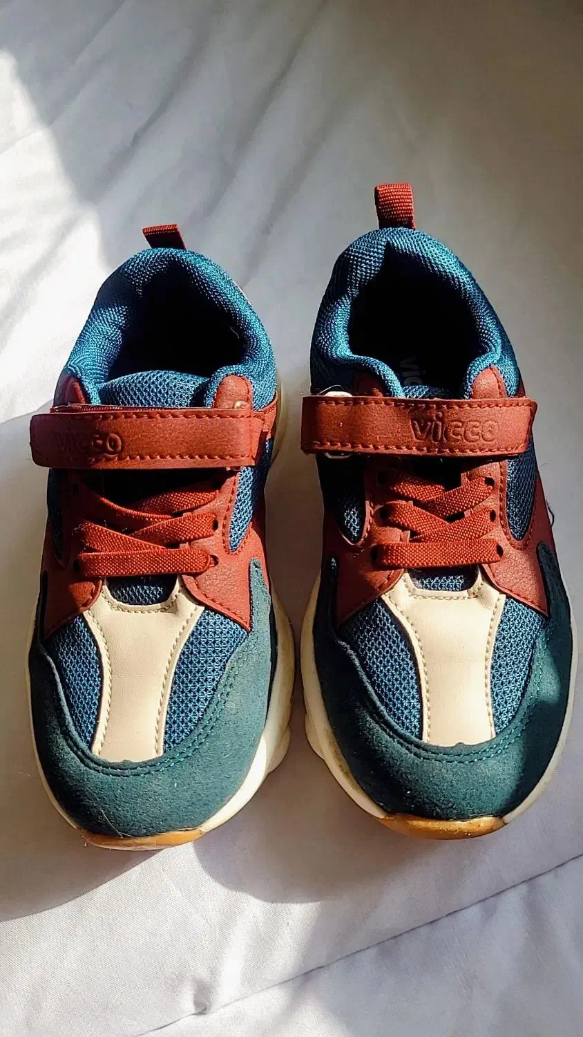 کفش کودک|کفش و لباس بچه|رشت, دباغیان|دیوار