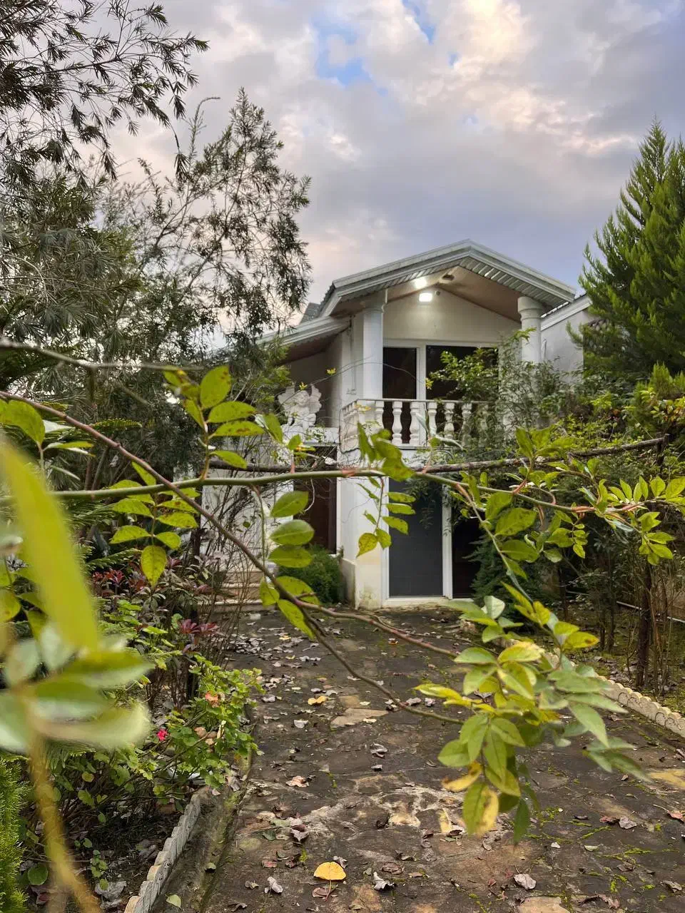 ویلا باغ 300متری زیر قیمت کار شناسی(فقط پول زمین)|فروش خانه و ویلا|چمستان, |دیوار