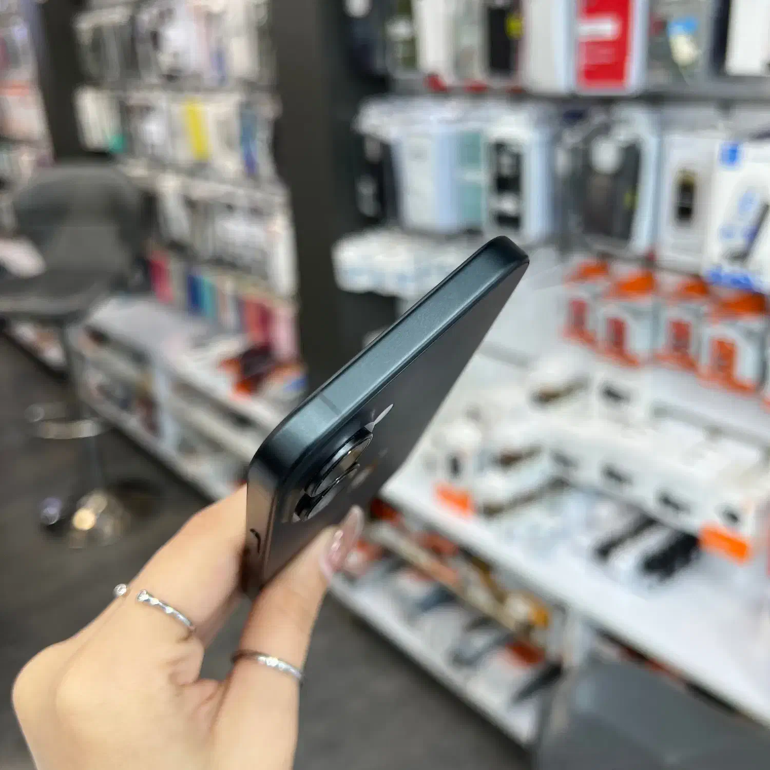 ایفون ۱۶ نرمال|موبایل|گرگان, |دیوار