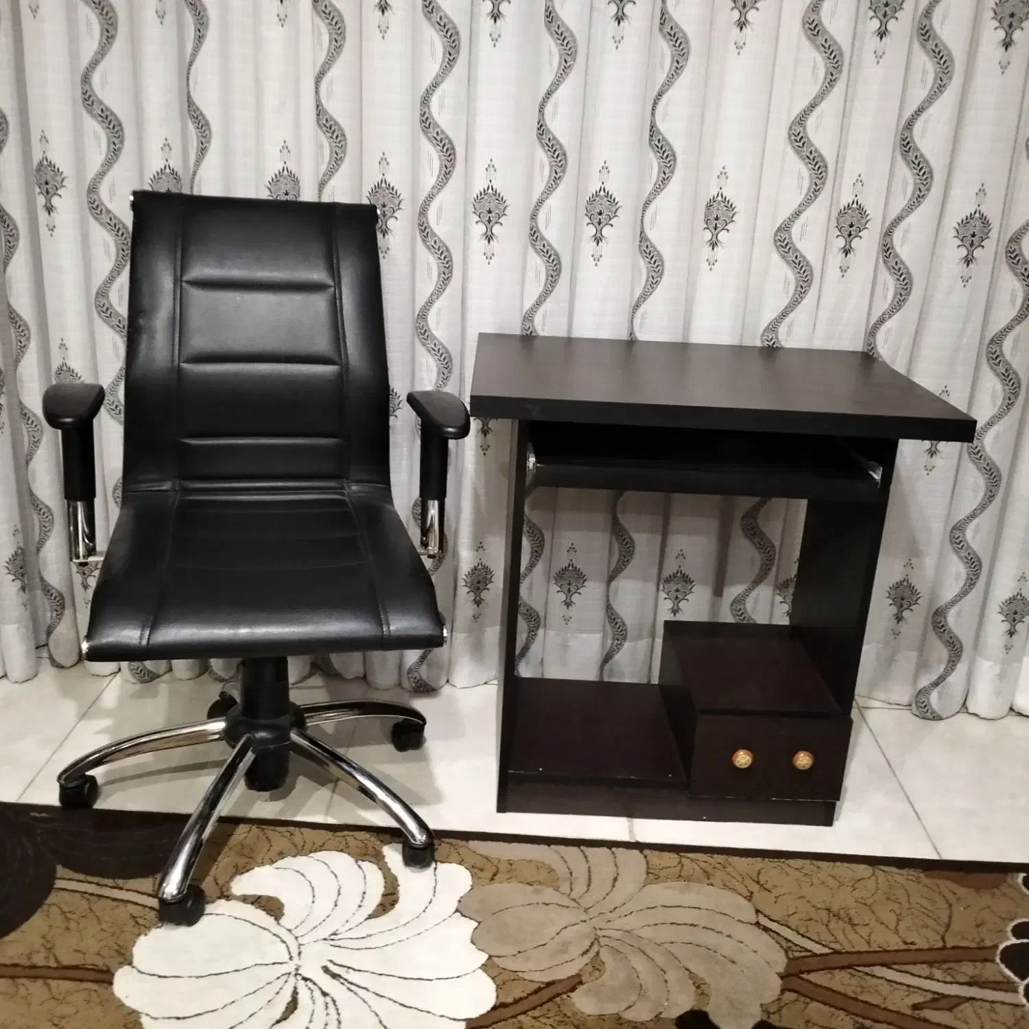 صندلی اداری به همراه میز|دفتر کار|قرچک, باقرآباد|دیوار