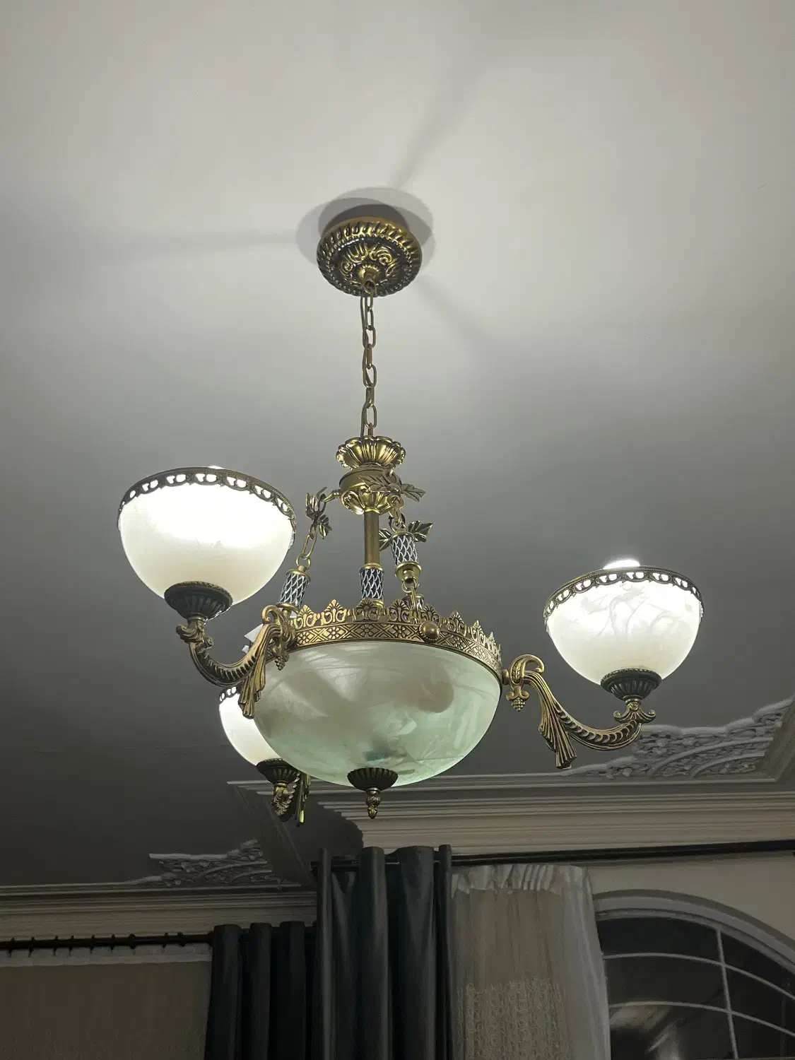 سه لوستر برنز سالم سالم|لوستر و چراغ آویز|محلات, |دیوار