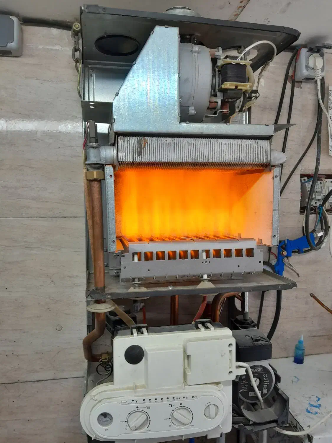 کولرگازی پکیج ابگرمکن بخاری سرویس کارتعمیرات نصاب|آبگرمکن، پکیج، شوفاژ|مشهد, جانباز|دیوار