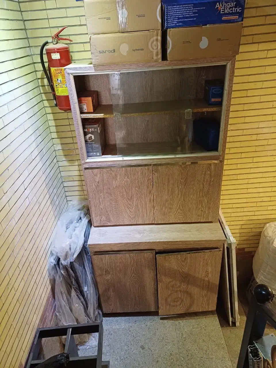 کمد کابینت فلزی|بوفه، ویترین، کنسول|اصفهان, شاهزید|دیوار