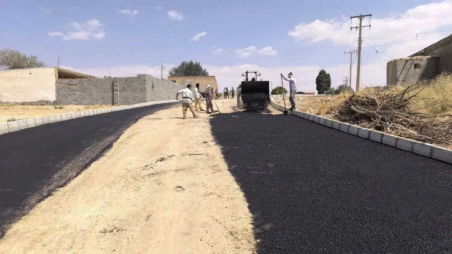 اجرای آسفالت و ایزوگام محوطه سازی،|خدمات پیشه و مهارت|اصفهان, محمودیه|دیوار