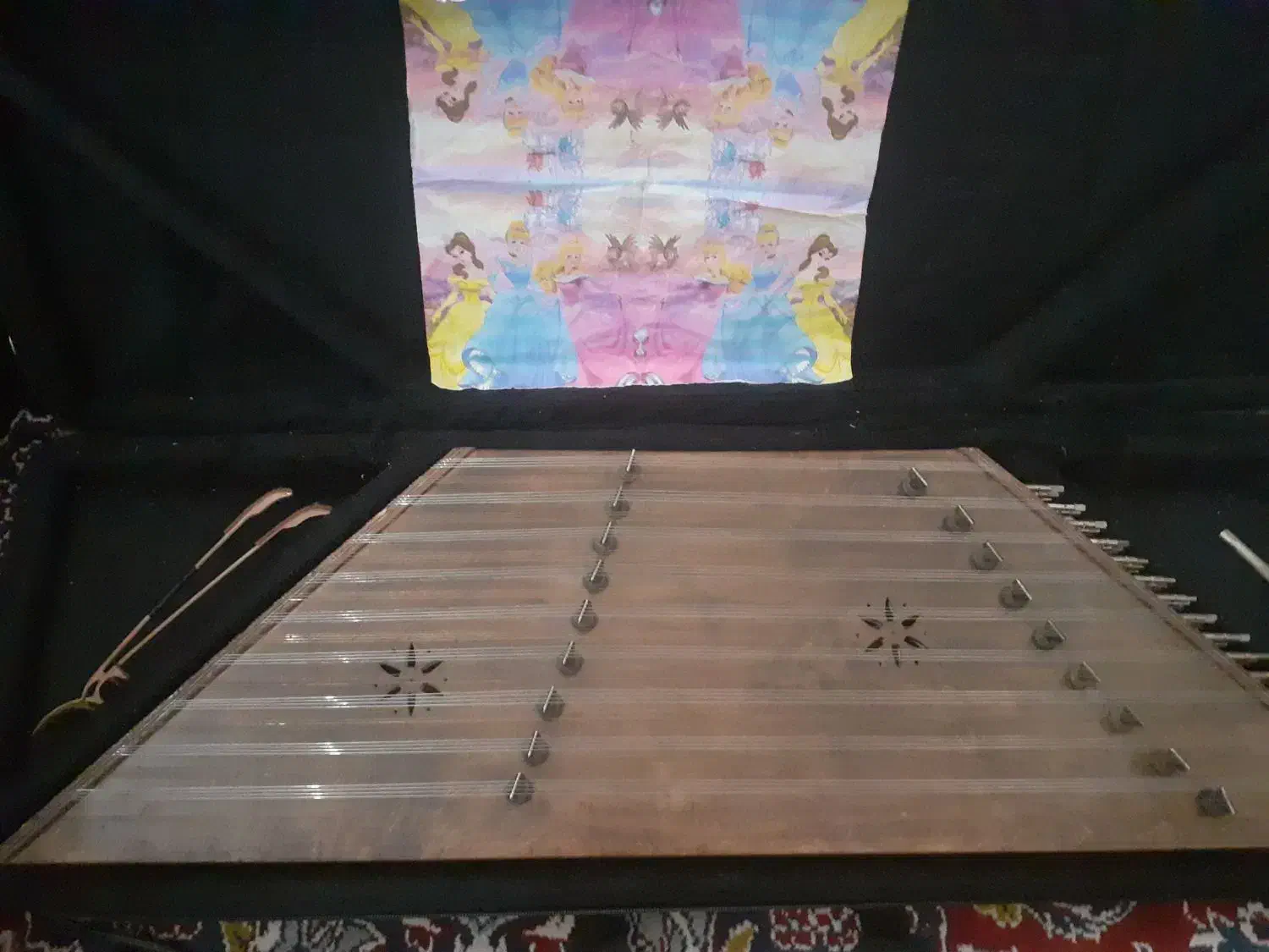 سنتور|سازهای سنتی|ایلام, |دیوار