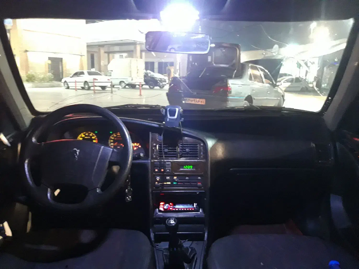 پژو ۴۰۵ ۱۸۰۰ مدل ۸۱|خودرو سواری و وانت|اسلام‌شهر, صادقیه|دیوار