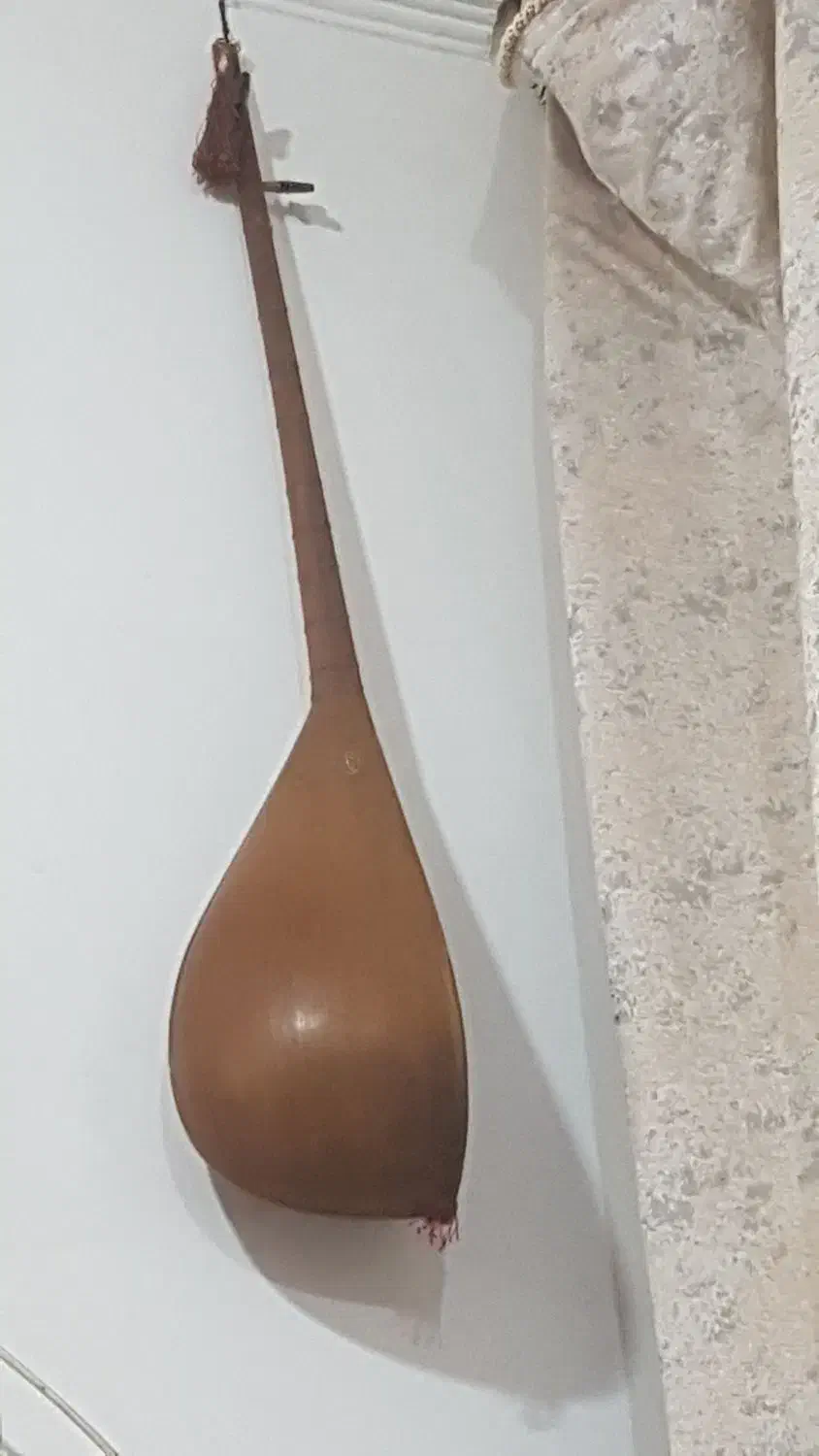 دوتار استادی دومهر|سازهای سنتی|زیرکوه, |دیوار