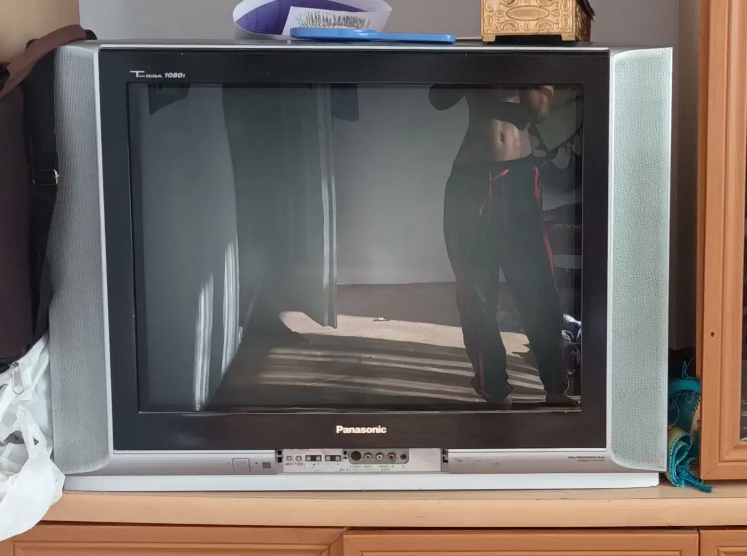 تلویزیون ۲۹ اینچ|تلویزیون و پروژکتور|بجنورد, |دیوار