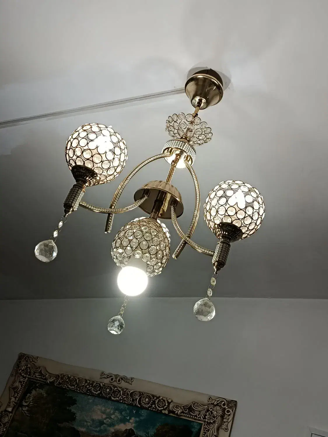 لوستر|لوستر و چراغ آویز|بندر انزلی, نیمه شعبان|دیوار