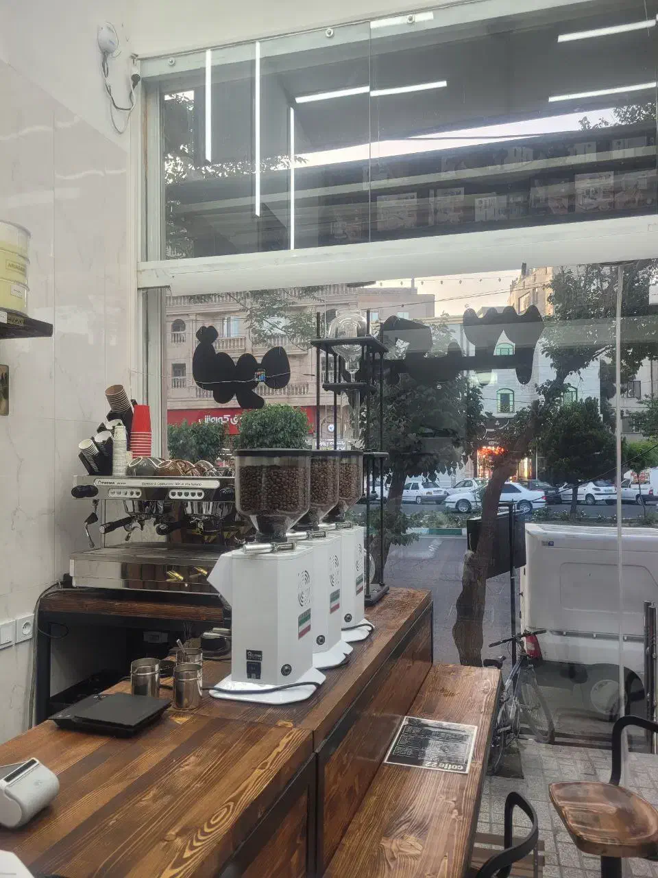 باریستا مسلط به بارگرم و سرد خانم یا اقا|استخدام خدمات فروشگاه و رستوران|فردیس, شهرک هفده شهریور|دیوار