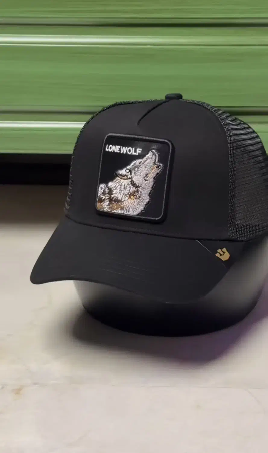 کلاه|لباس|خوی, |دیوار