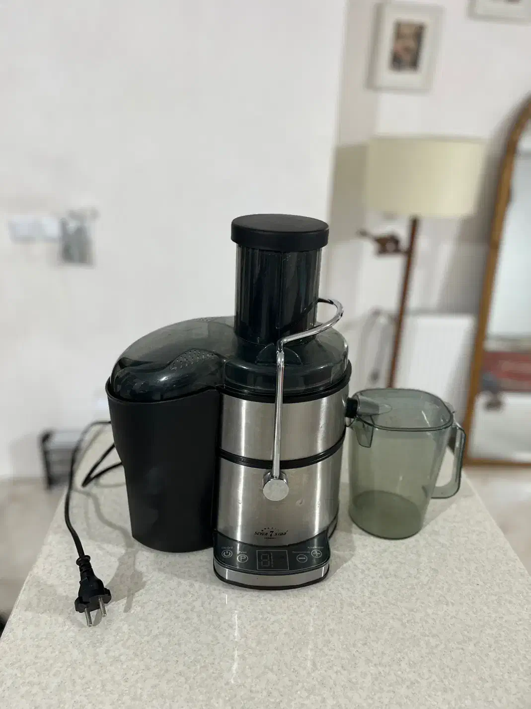 آبمیوه گیر|آبمیوهگیر و آبمرکباتگیر|خوی, |دیوار