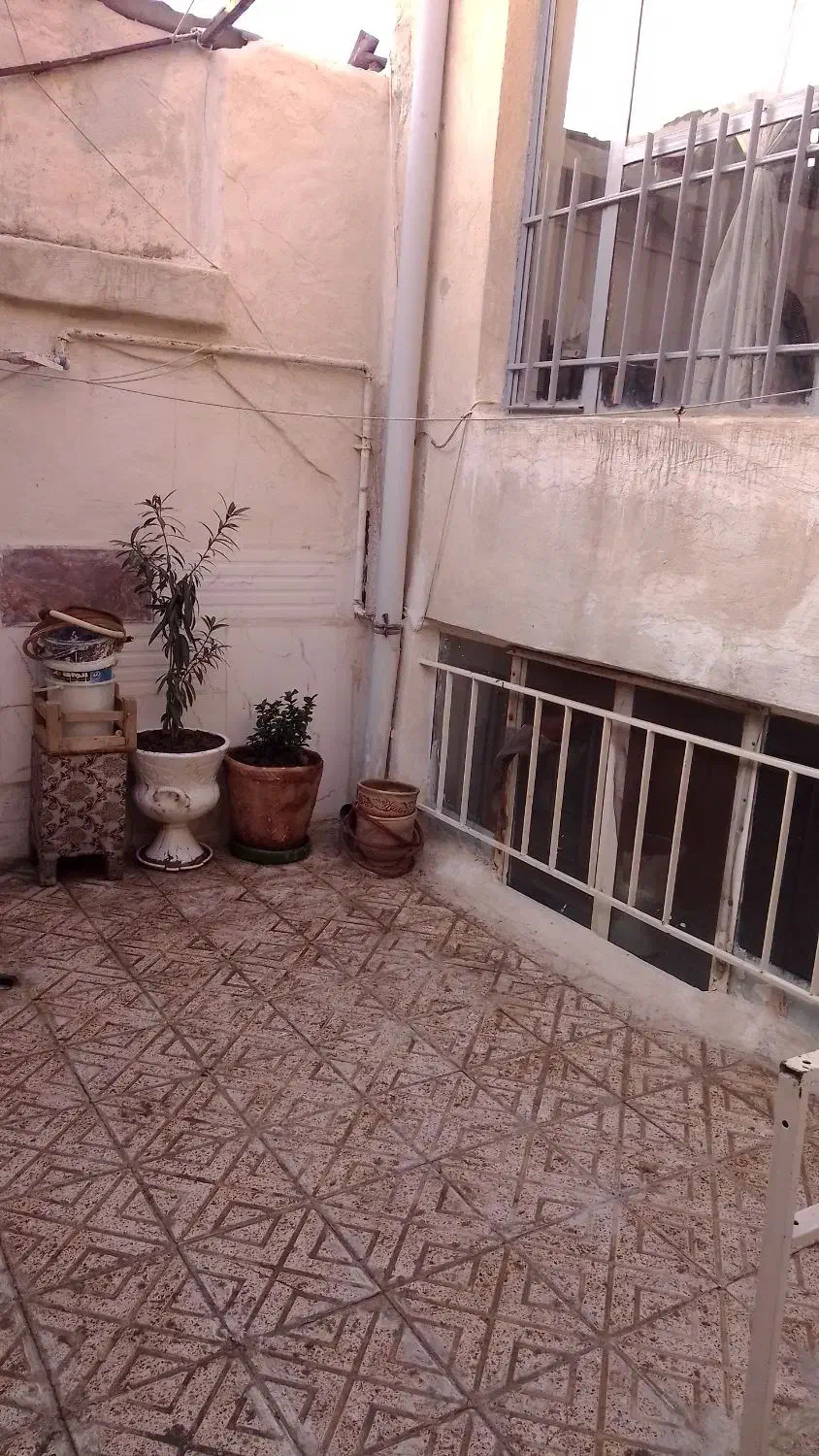 دوطبقه قدیمی(بازسازی شده وهردوطبقه مجزا)سنددار|فروش خانه و ویلا|مشهد, رضاییه|دیوار