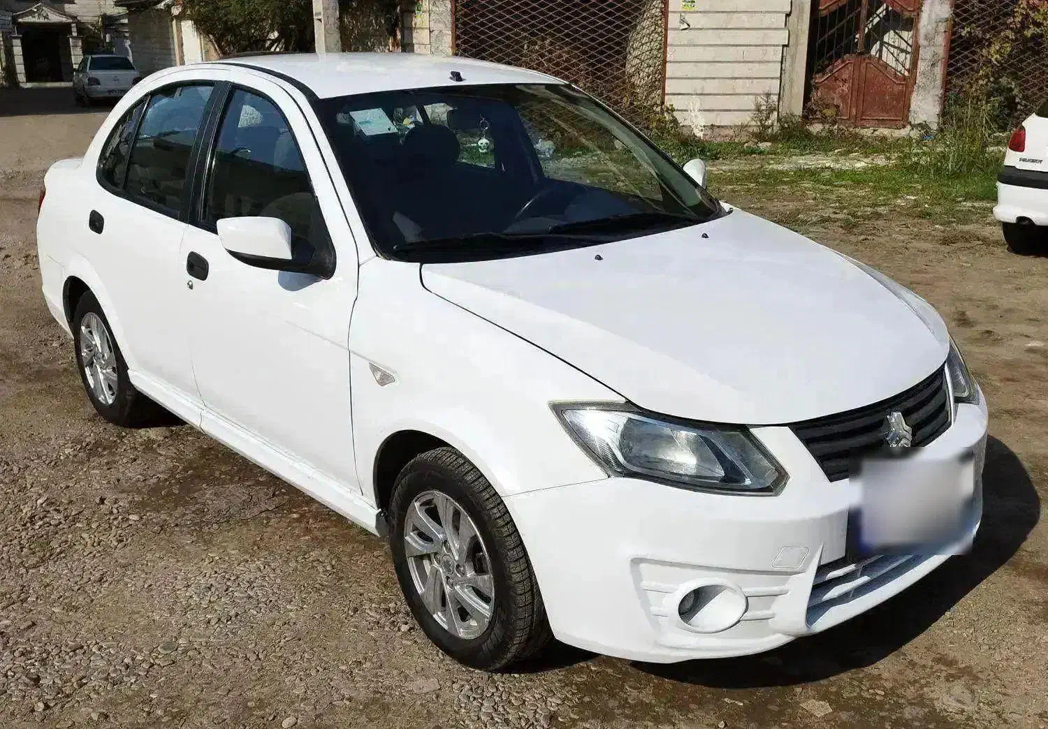 ساینا مدل ۱۳۹۶|خودرو سواری و وانت|رشت, گلسار|دیوار