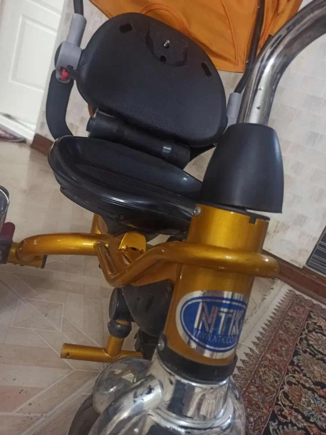 سه چرخه طلایی آلومینیم جنس خوب|دوچرخه، اسکیت، اسکوتر|قزوین, |دیوار