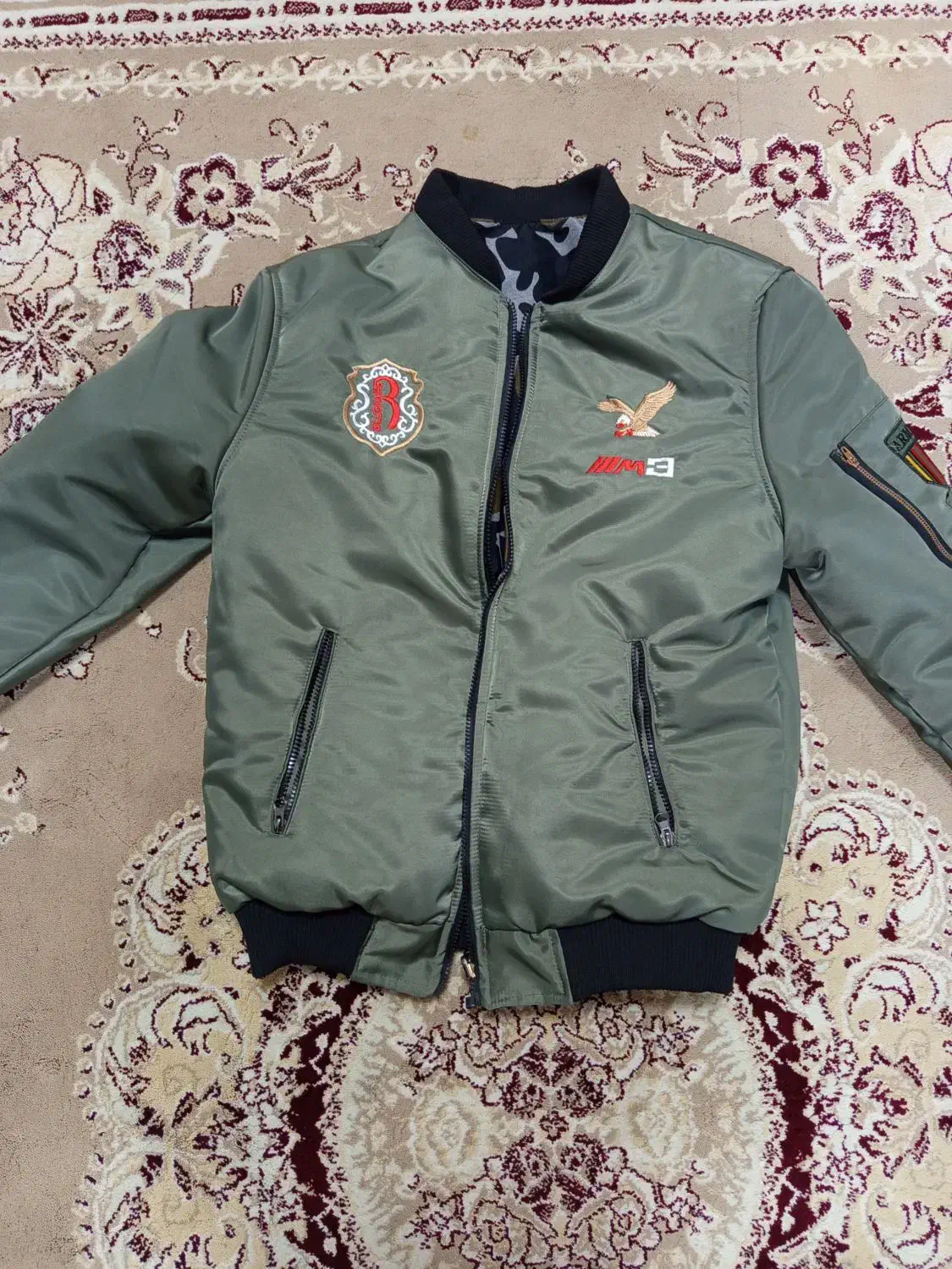 کاپشن خلبانی|لباس|بندر انزلی, لیچارگی حسن رود|دیوار