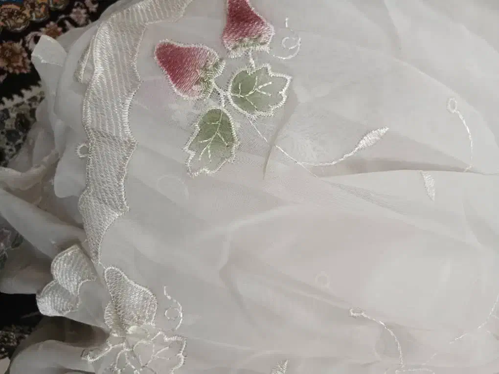 دوتا پرده سالم و تمیز|پرده، رانر، رومیزی|قم, کلهری|دیوار