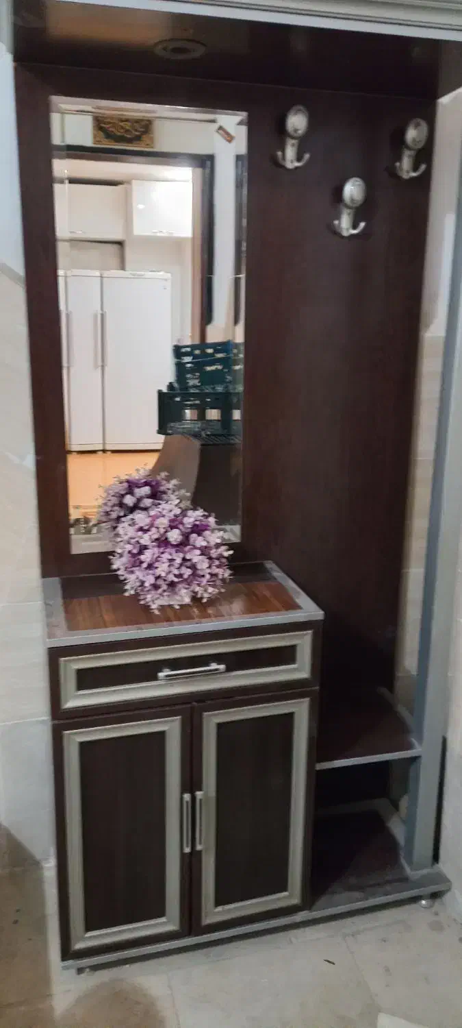 جاکفشی باایینه ورختکن درشاهین ویلا|جاکفشی، کمد، دراور|کرج, شاهین‌ویلا|دیوار