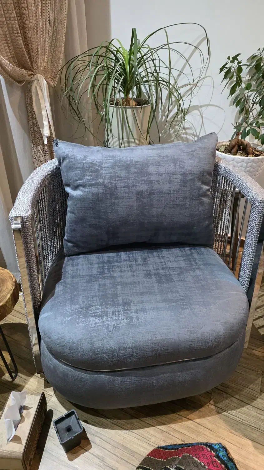 دو عدد راحتی|مبلمان خانگی و میز عسلی|تهران, حشمتیه|دیوار