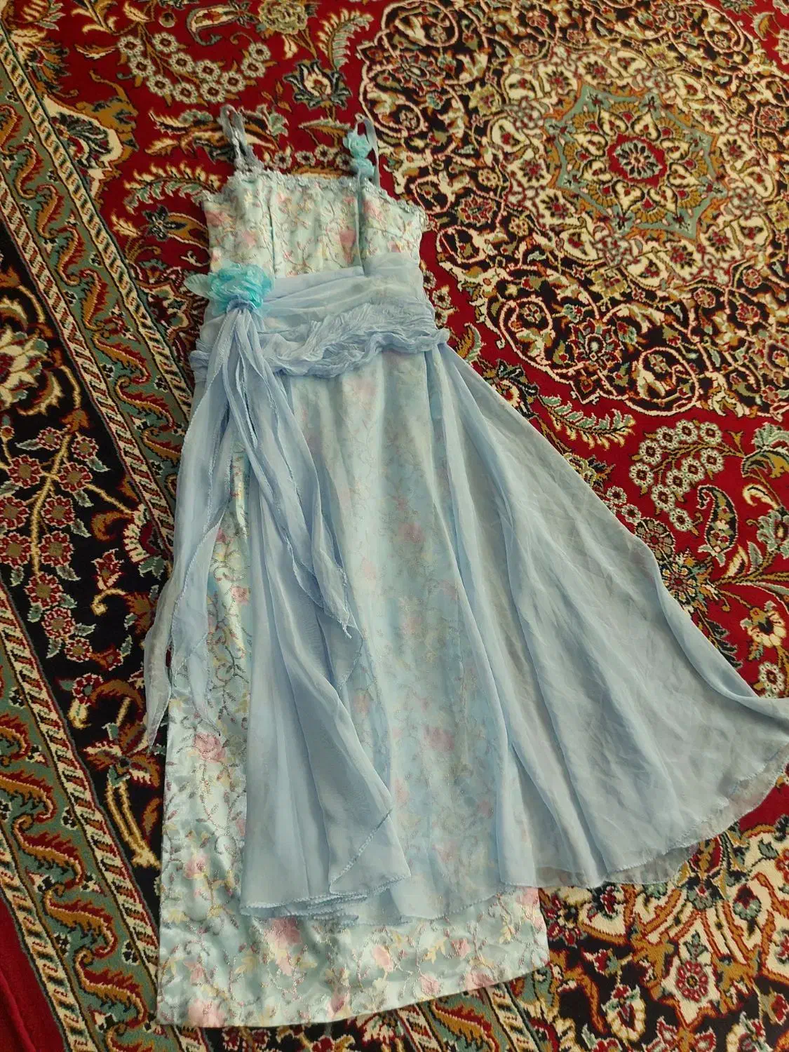 تعدادی لباس مجلسی|لباس|مشهد, مصلی (کارمندان اول)|دیوار