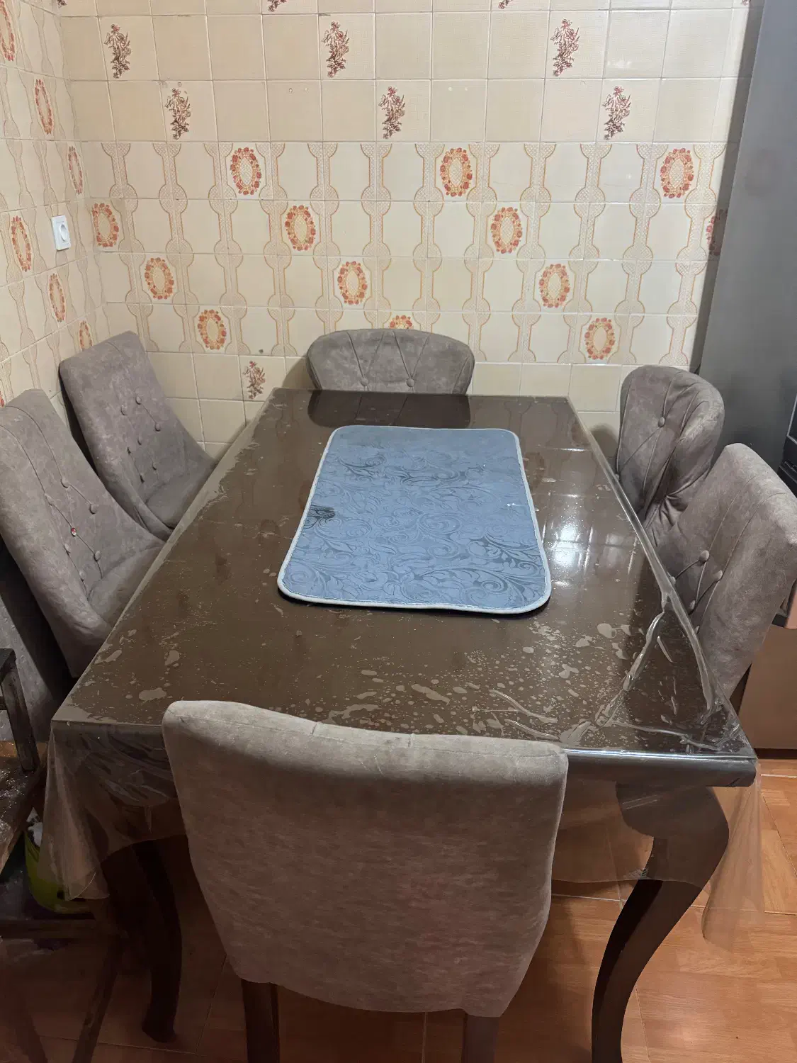 میز نهار ۶ نفره چوبی چوبی همراه شیشه|میز و صندلی غذاخوری|تهران, پردیسان|دیوار