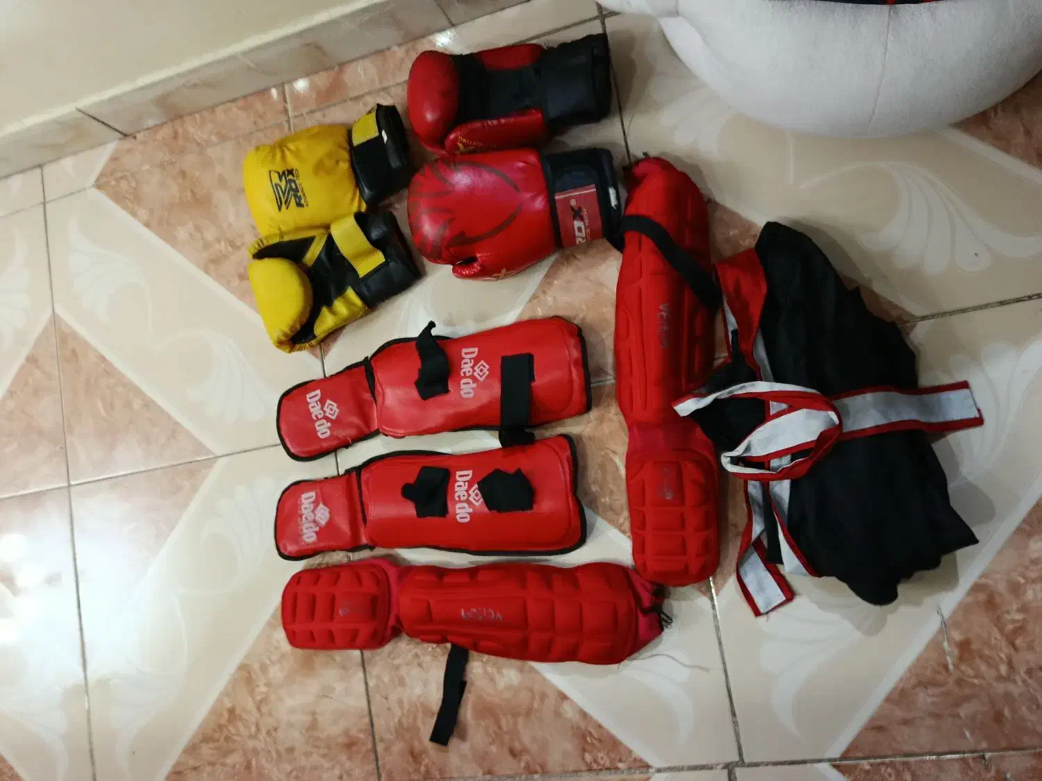 لوازم بوکس همه باهم ۶۵۰هزار|تجهیزات ورزشی|محمدشهر, محمدشهر|دیوار