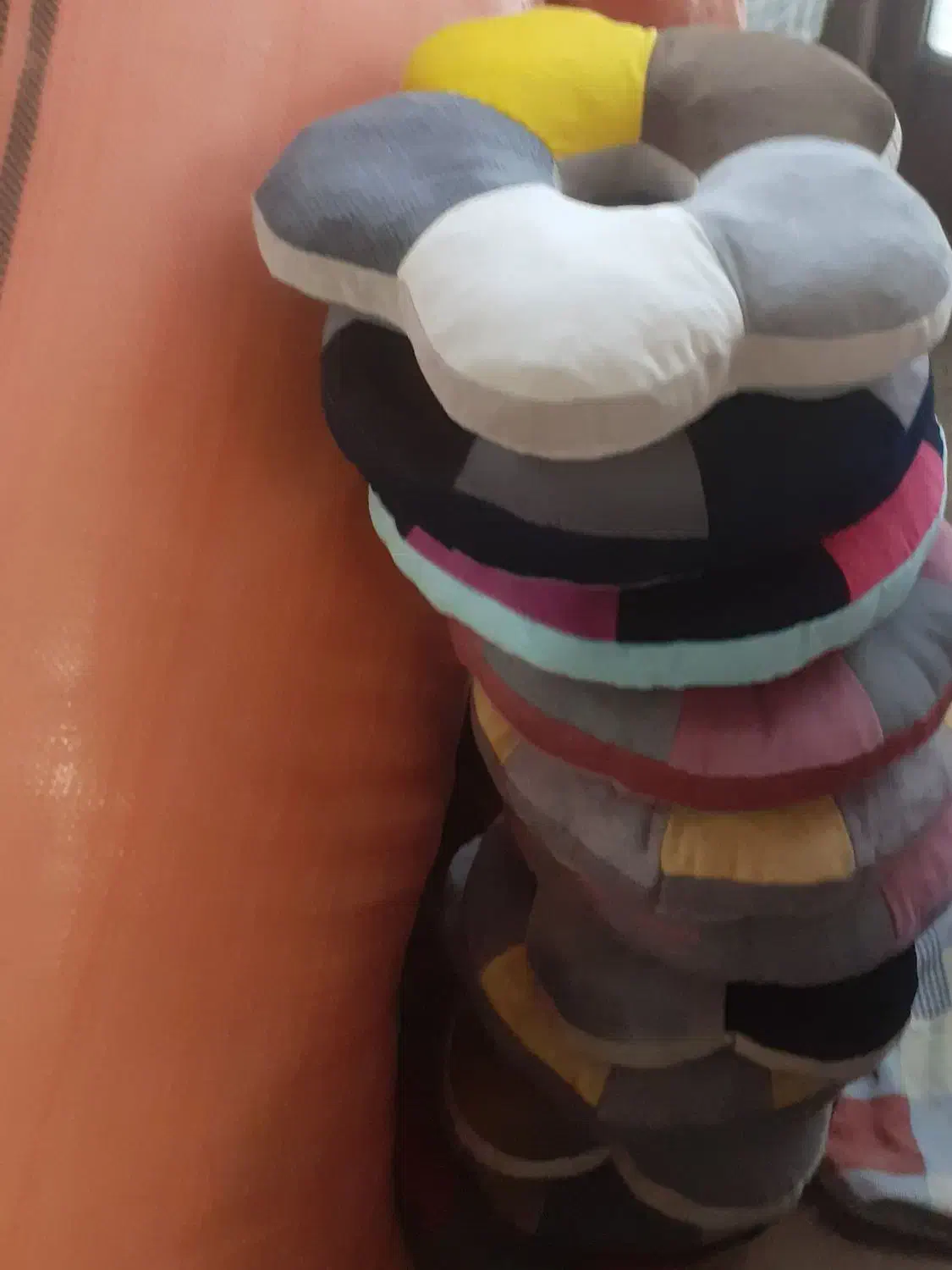 نشیمن دوناتی مفت|رختخواب، بالش، پتو|شاندیز, |دیوار