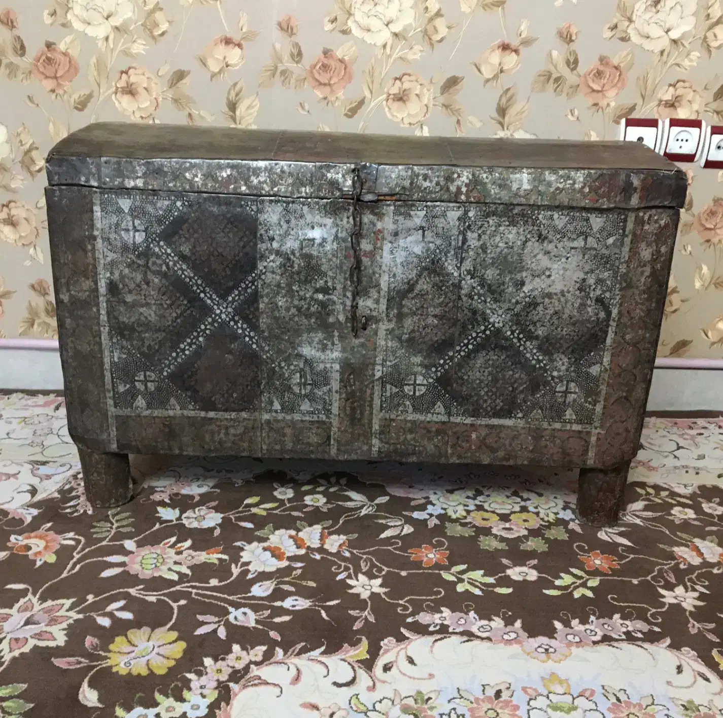 صندوق قدیمی|کلکسیون اشیاء عتیقه|تهران, صادقیه|دیوار