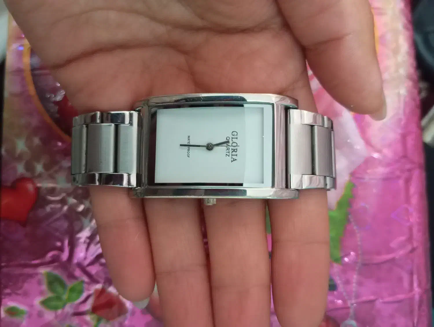 ساعت در حد نو|ساعت|الیگودرز, |دیوار