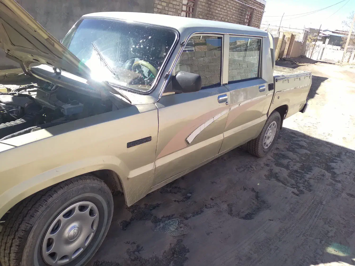 مزدا۲۰۰۰دوکابین مدل۸۳|خودرو سواری و وانت|کرمان, |دیوار