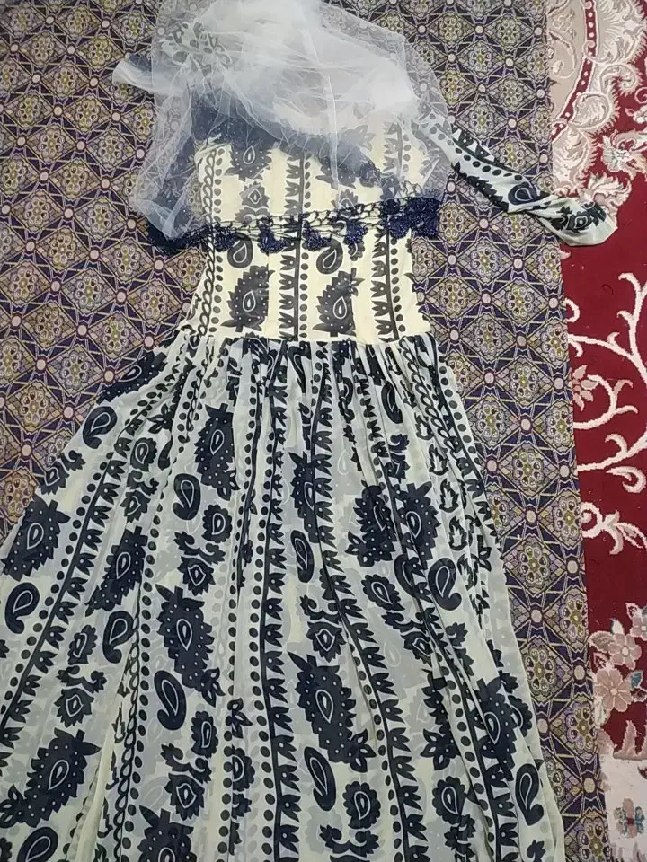 لباسی هوری زور تازه یک بار لبر کراوه دسمالیشی دگله|لباس|مهاباد (آذربایجان غربی), |دیوار