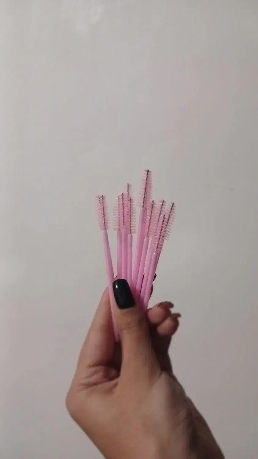 فرچه مژه و ابرو|آرایشگاه و سالن‌های زیبایی|فومن, |دیوار