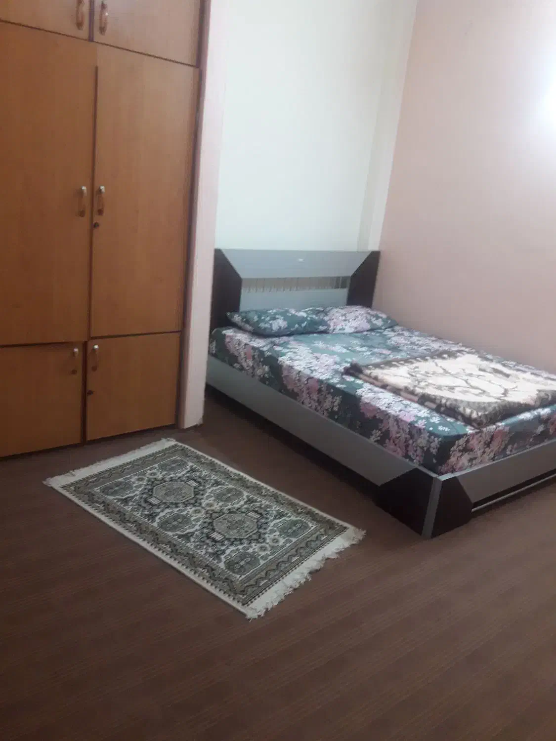 اجاره روزانه خانه ویلایی با پارکینگ معلم|اجارهٔ کوتاه‌مدت آپارتمان و سوئیت|رشت, آزادگان|دیوار